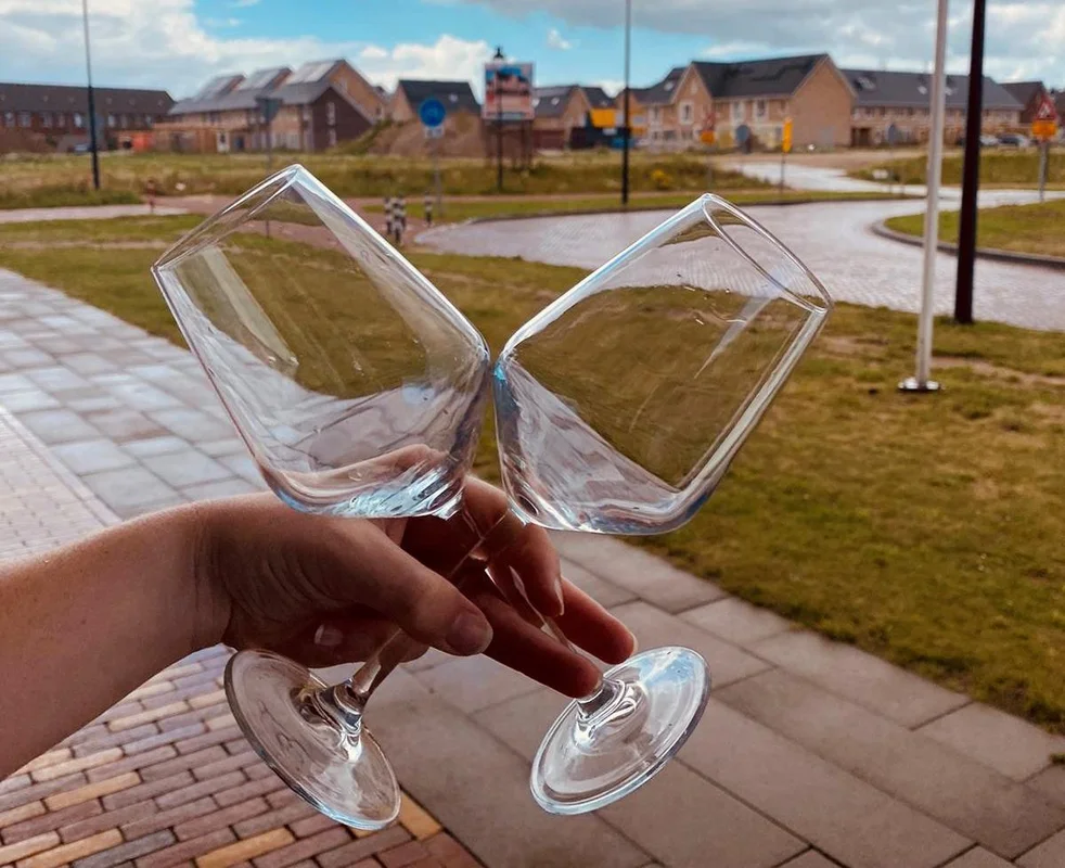 BLIJE KOPERS DE CONERIJ VERTELLEN WAAROM ZE VOOR DIT NIEUWBOUWPLAN VIELEN